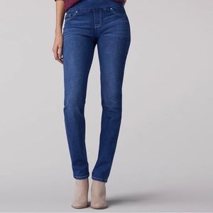 SCULPTING SLIM FIT SLIM LEG PULL ON JEAN Size 12